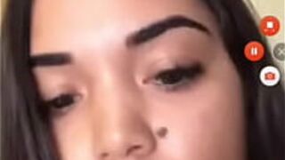 горячая брюнетка - порно видео