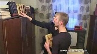 мачеха и пасынок трахаются в отсутствие отчима - порно видео