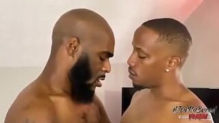 Укрощение Черной Змеи: Веном и Джей Кримс - порно видео