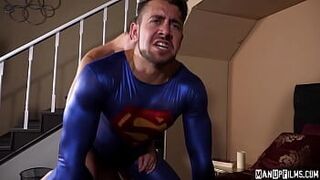 Супермен Данте Колле доминирует над плохим парнем Майклом Делреем! Косплей целомудрия! - порно видео