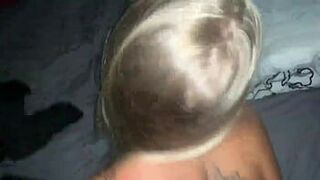 Тугая блондинка-эскорт - порно видео