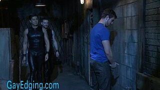 Связаны гей супергерой петух дернулся - порно видео