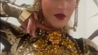 Самый сексуальный гого на всей Ибице. Ее движения очень чувственны и привлекательны. - порно видео