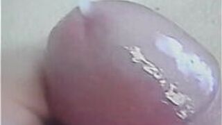 Быстрый камшот на кровать, когда лучшая подруга сестры наблюдает - порно видео