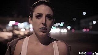 Муж Анджелы Уайтс трахает толстушку когда она возвращается с работы - порно видео