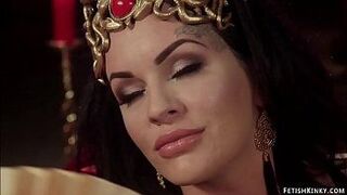 Беременная богиня анально мастурбирует игрушкой раба - порно видео