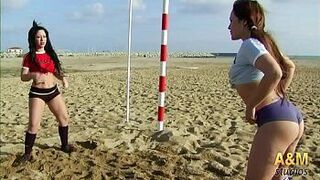 Если вам нравится футбол, красивые девушки и эротика, не пропустите это видео. - порно видео