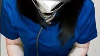 Доктор Эрн очень красивый. Белая, большие сиськи Приходите и сами возьмите образец спермы пациента. - порно видео