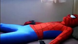 Яды р. против Человека-паука - порно видео