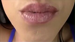 Великанша сестра - порно видео